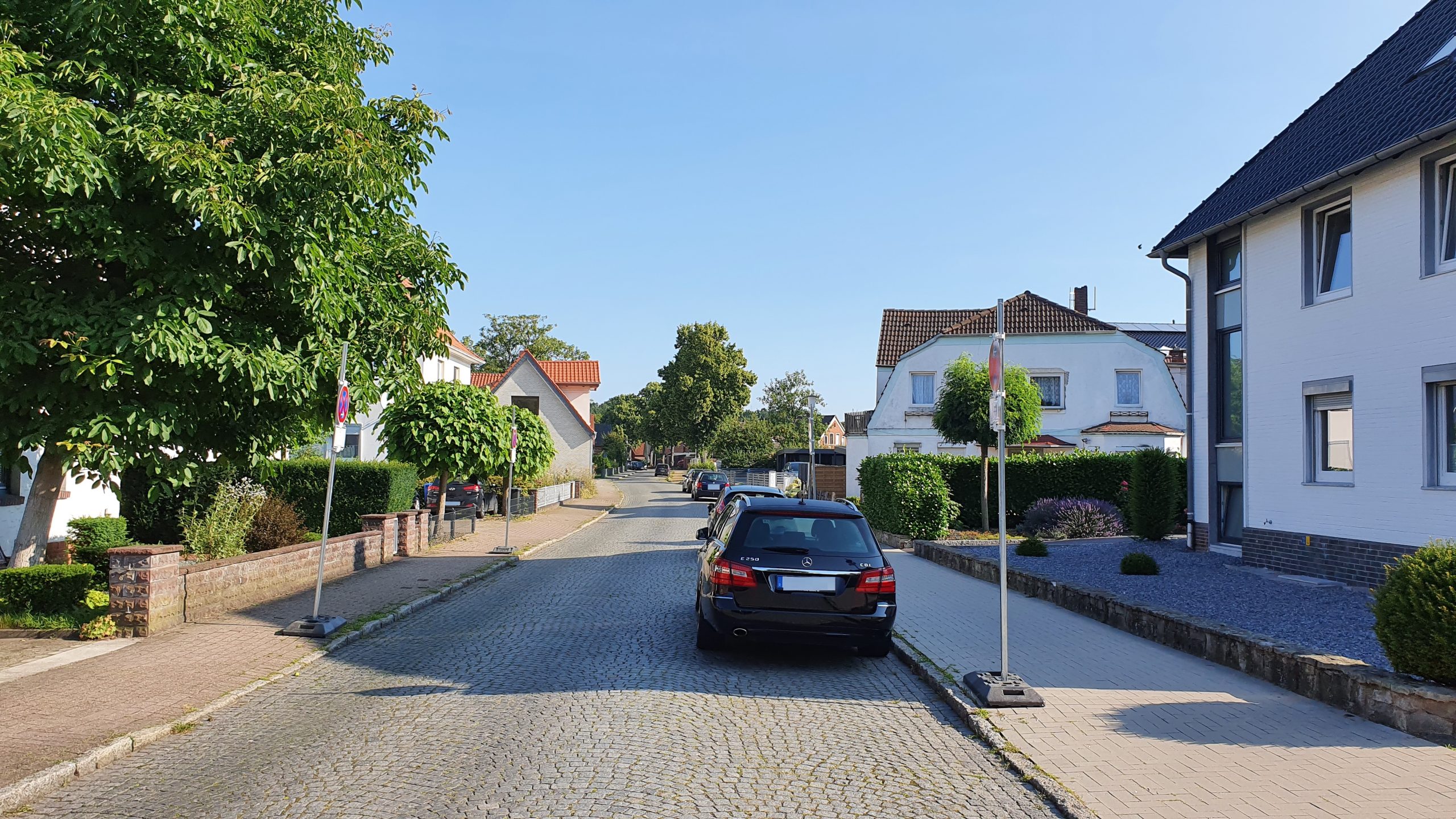 Beidseitige Halteverbotszone für eine Baustelle